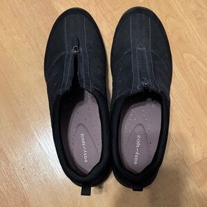 Easy Spirit Women's Black Zip Loafers